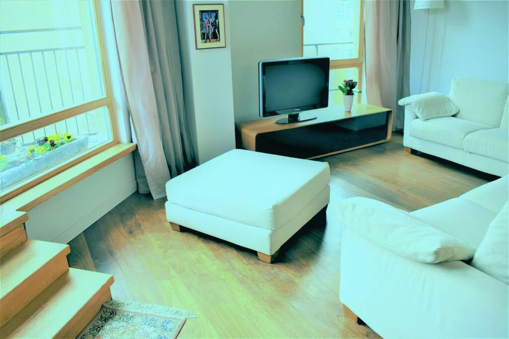Butas Spacious With The Terrace